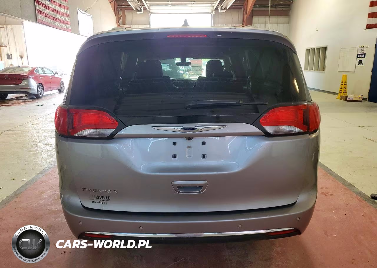 2020 Chrysler Pacifica Touring L VIN:2C4RC1BG5LR112110 - 6