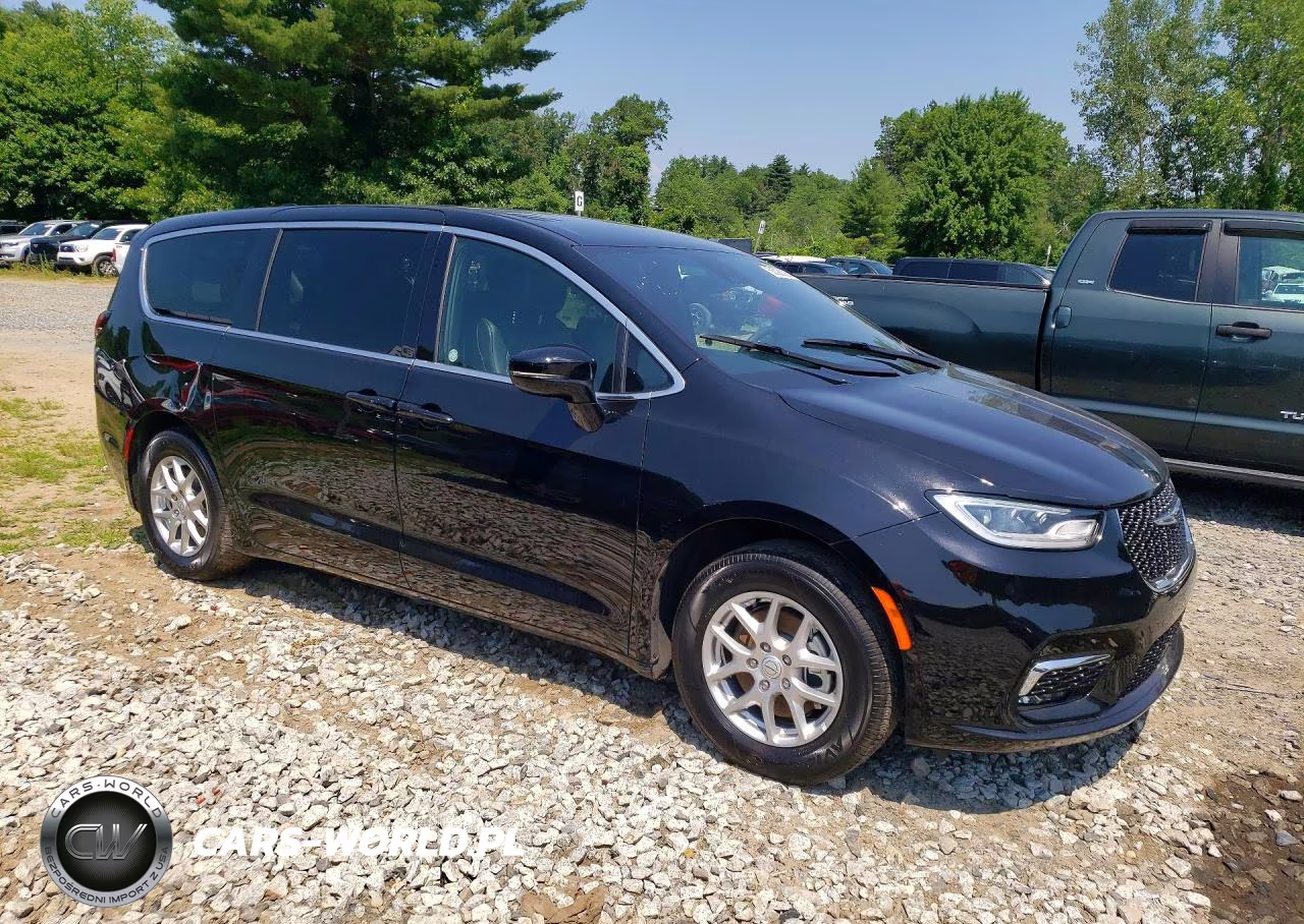 2026 Chrysler Pacifica Select VIN:2C4RC1BG4TR168376 - 4
