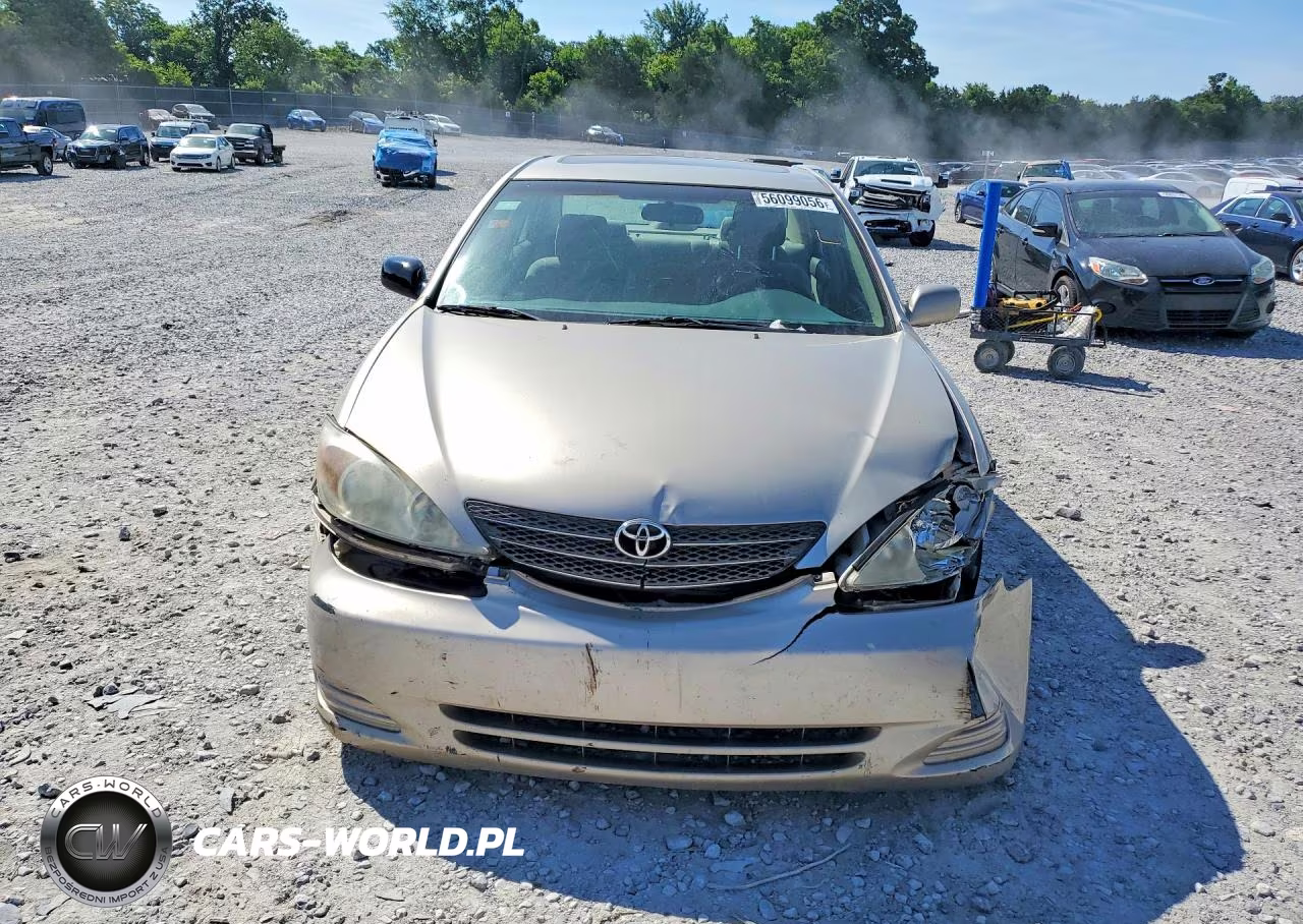 2002 Toyota Camry Le VIN:4T1BE32KX2U577278 - 5