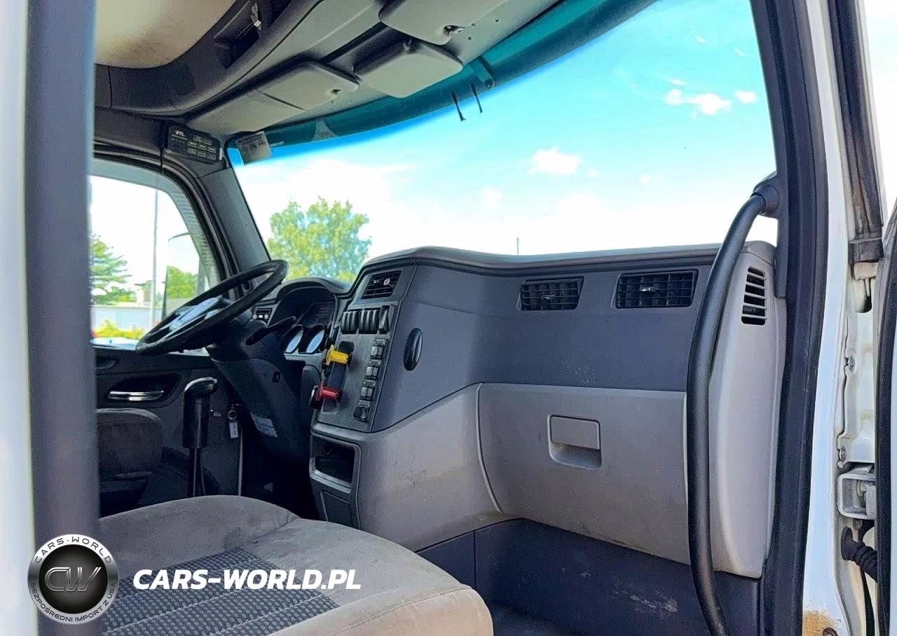 2015 Peterbilt 579 VIN:1XPBDP9X7FD295989 - 13