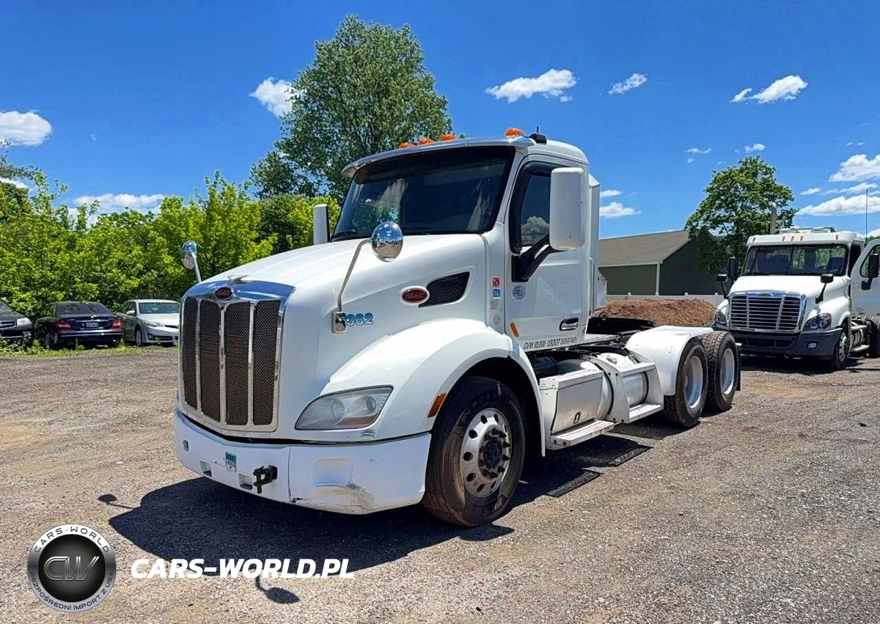 2015 Peterbilt 579 VIN:1XPBDP9X7FD295989 - 2