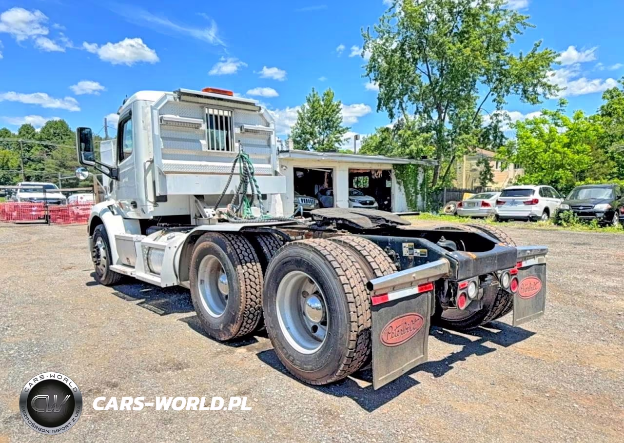 2015 Peterbilt 579 VIN:1XPBDP9X7FD295989 - 3