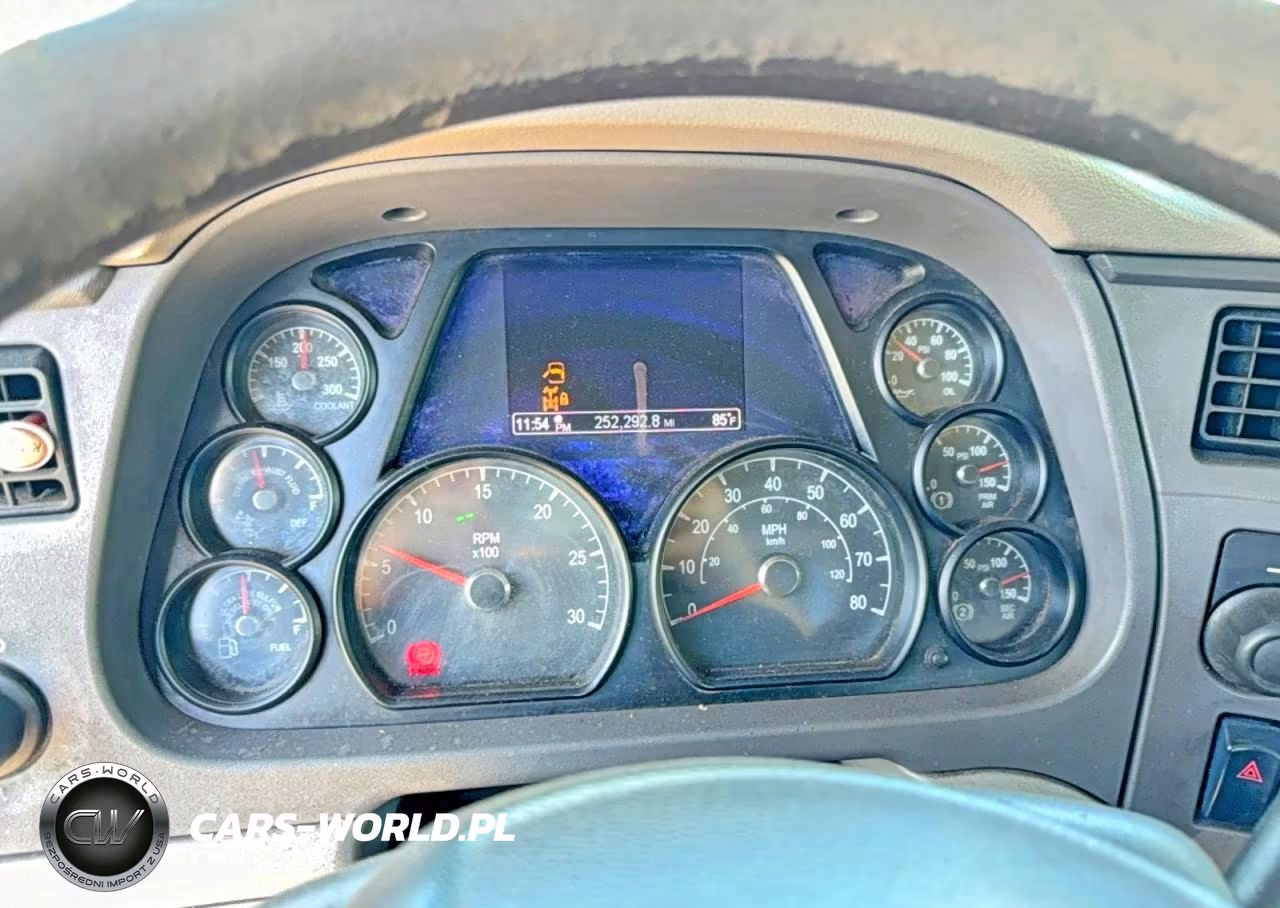 2015 Peterbilt 579 VIN:1XPBDP9X7FD295989 - 8
