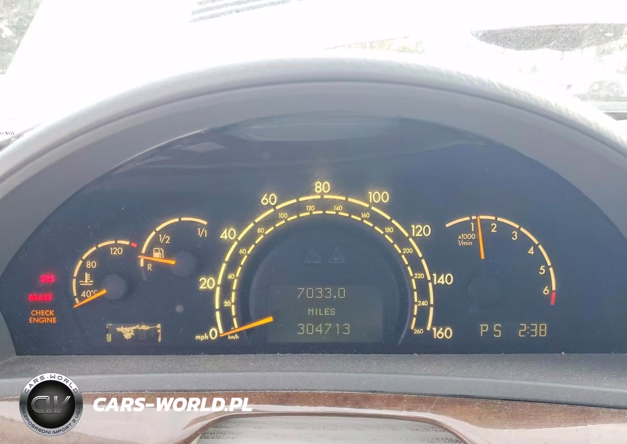 2000 Mercedes-Benz S 500 VIN:WDBNG75J9YA133730 - 9