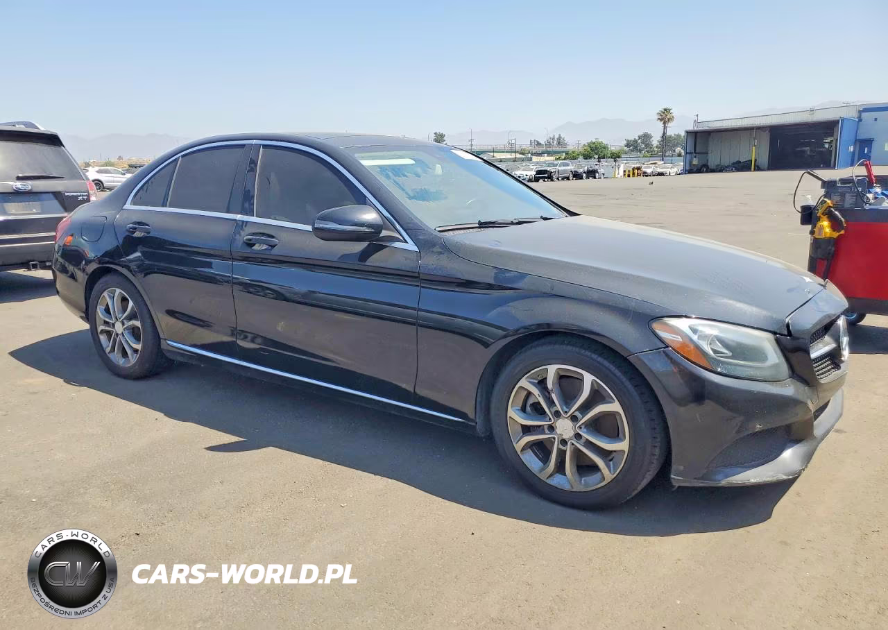 2016 Mercedes-Benz C 300 VIN:55SWF4JB4GU112049 - 4