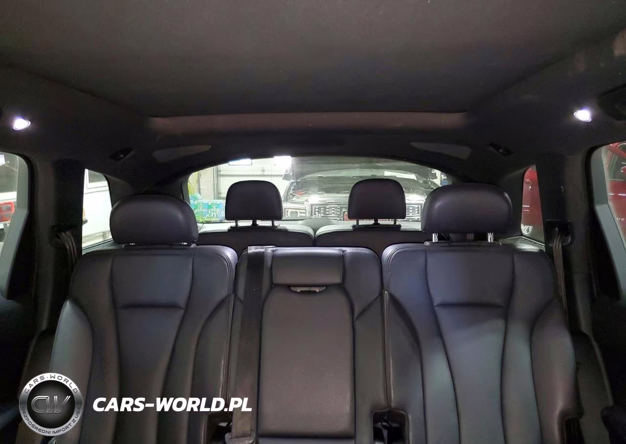 2018 Audi Q7 Premium Plus VIN:WA1LAAF75JD006708 - 10