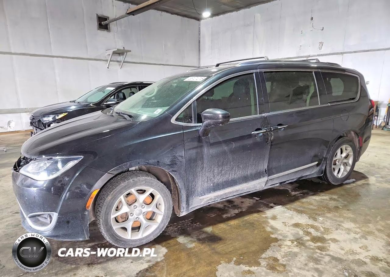 2017 Chrysler Pacifica Touring L Plus – zdjęcie 1 z 13