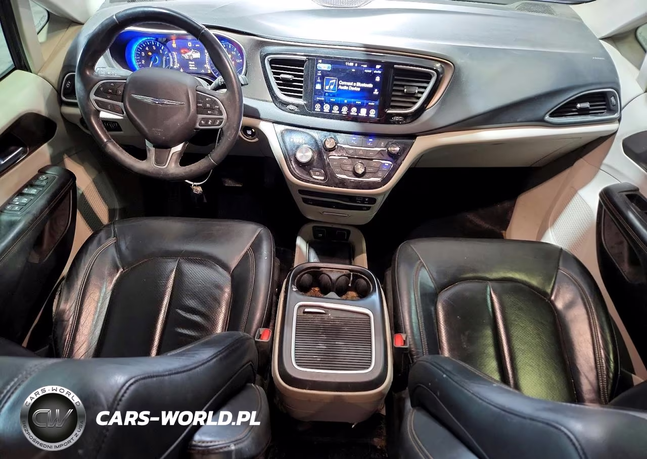 2017 Chrysler Pacifica Touring L Plus VIN:2C4RC1EG6HR551058 - 8