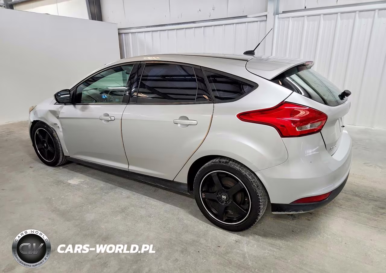 2017 Ford Focus Se VIN:1FADP3K29HL318941 - 2