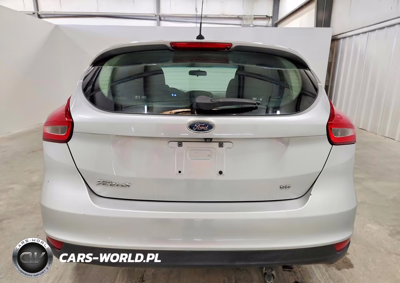 2017 Ford Focus Se VIN:1FADP3K29HL318941 - 6