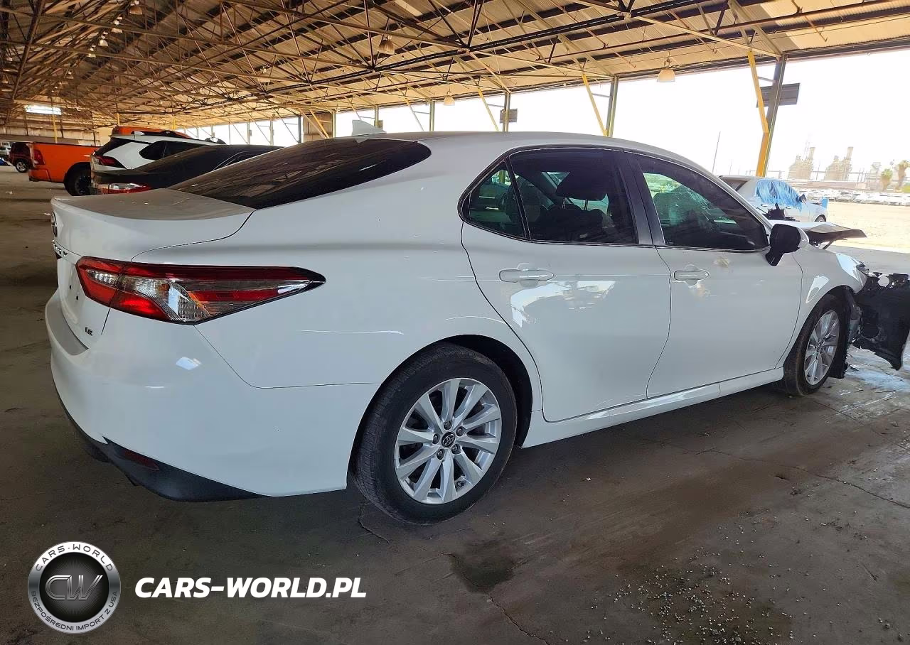 2019 Toyota Camry Le VIN:4T1B11HK7KU684358 - 3