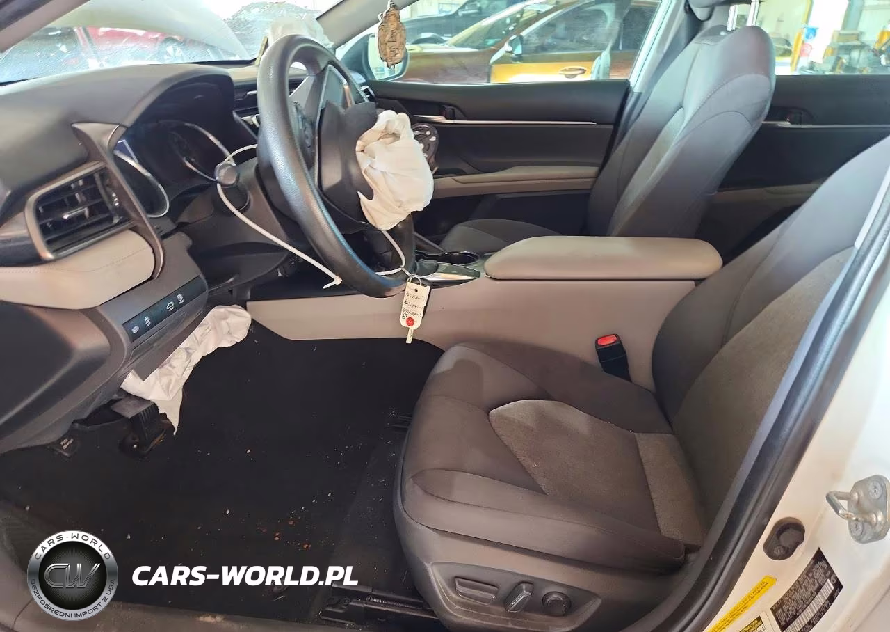 2019 Toyota Camry Le VIN:4T1B11HK7KU684358 - 7