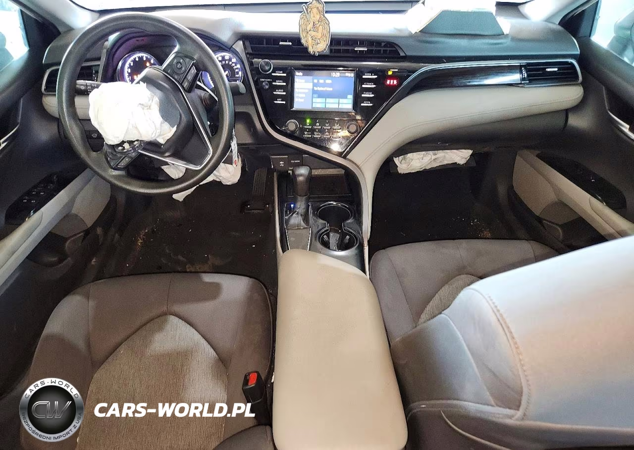 2019 Toyota Camry Le VIN:4T1B11HK7KU684358 - 8