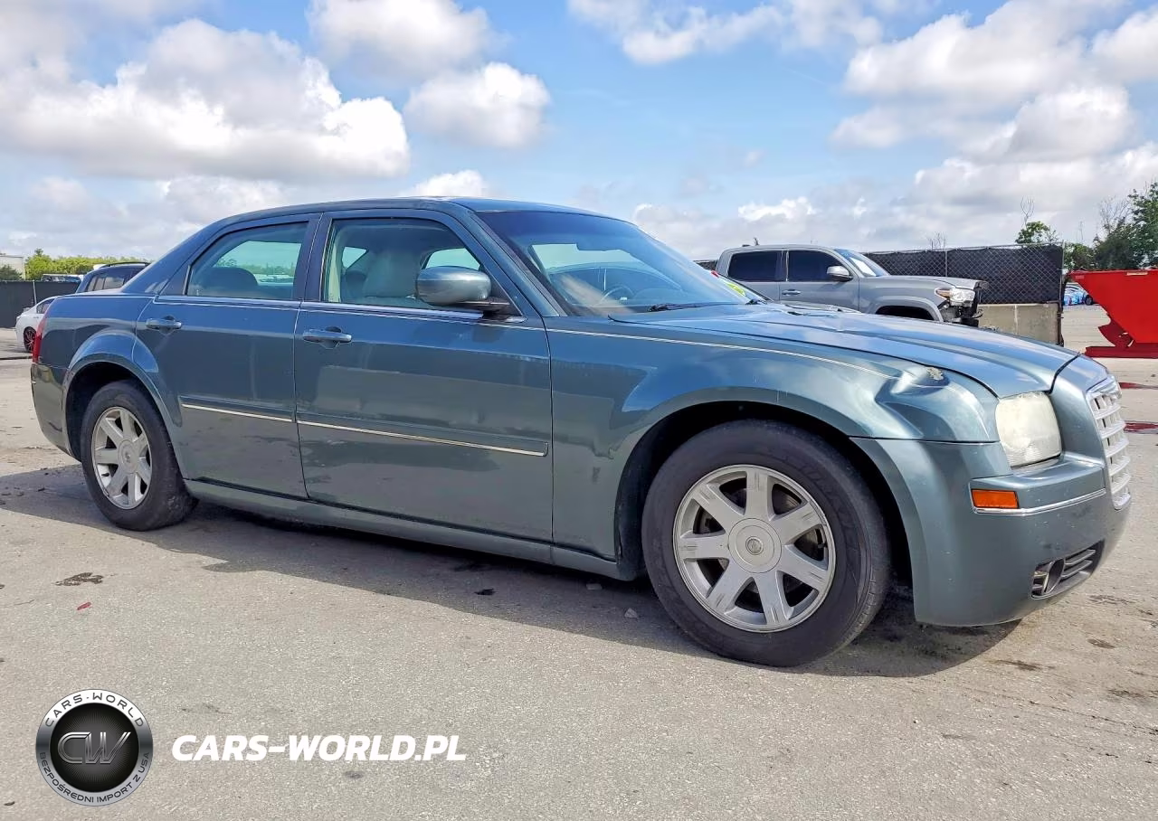 2005 Chrysler 300 Touring VIN:2C3JA53G95H131703 - 4