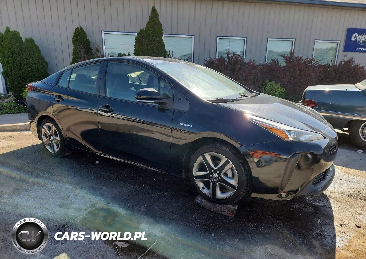 2021 Toyota Prius Xle VIN:JTDKAMFU3M3141205 - 4
