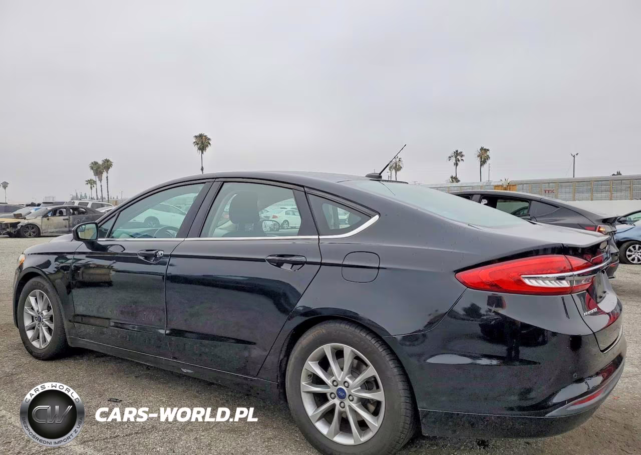 FORD FUSION SE VIN:3FA6P0HD7HR293863 - 2