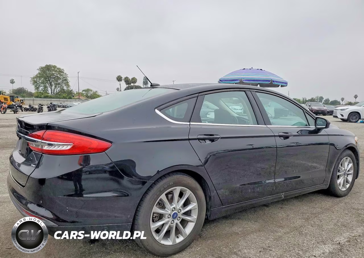 FORD FUSION SE VIN:3FA6P0HD7HR293863 - 3