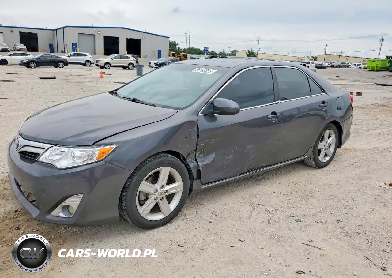 2013 Toyota Camry Xle – zdjęcie 1 z 12