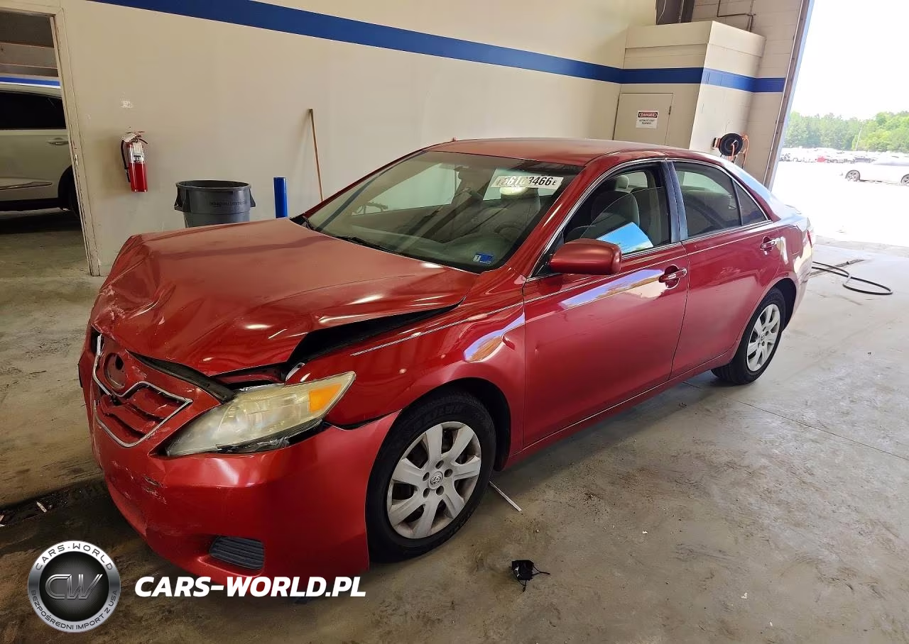 2011 Toyota Camry Le – zdjęcie 1 z 12