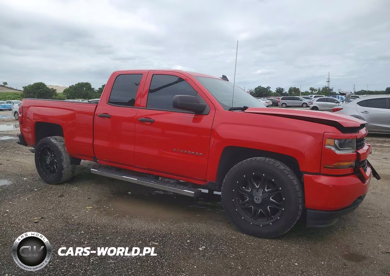 2018 Chevrolet Silverado C1500 Custom VIN:1GCRCPEC9JZ333062 - 4