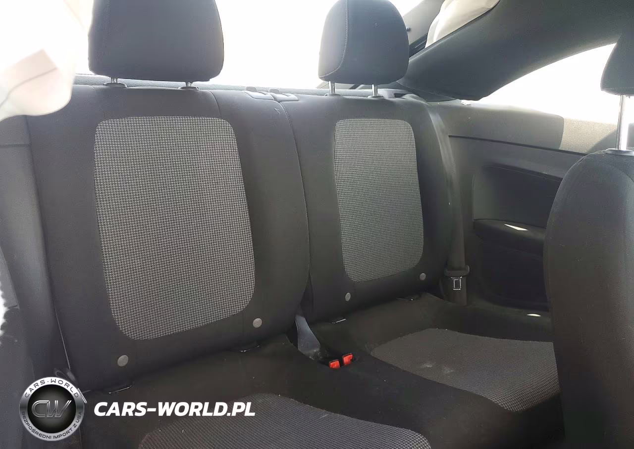 2019 Volkswagen Beetle S VIN:3VWFD7AT7KM714902 - 10
