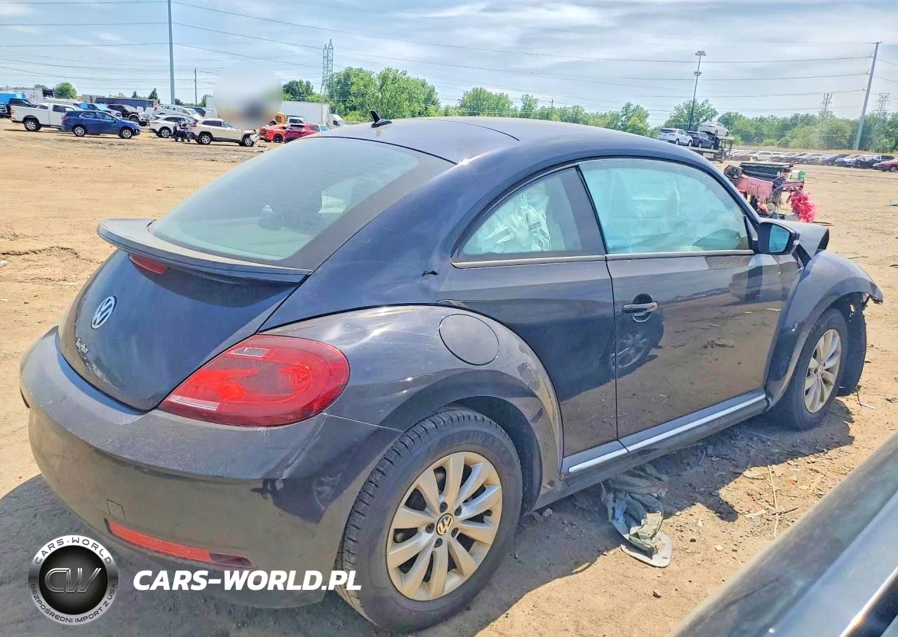 2019 Volkswagen Beetle S VIN:3VWFD7AT7KM714902 - 3