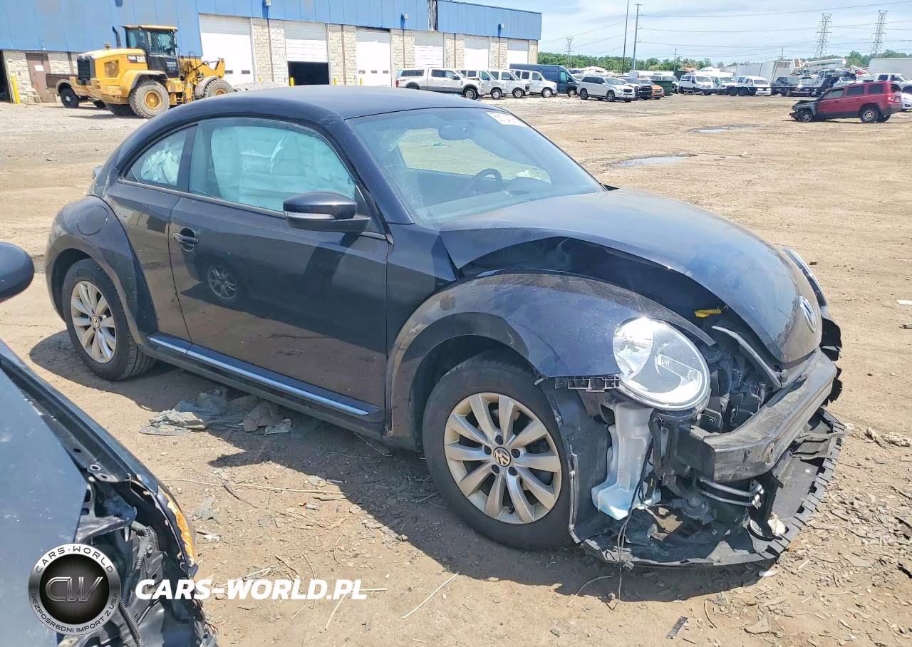 2019 Volkswagen Beetle S VIN:3VWFD7AT7KM714902 - 4