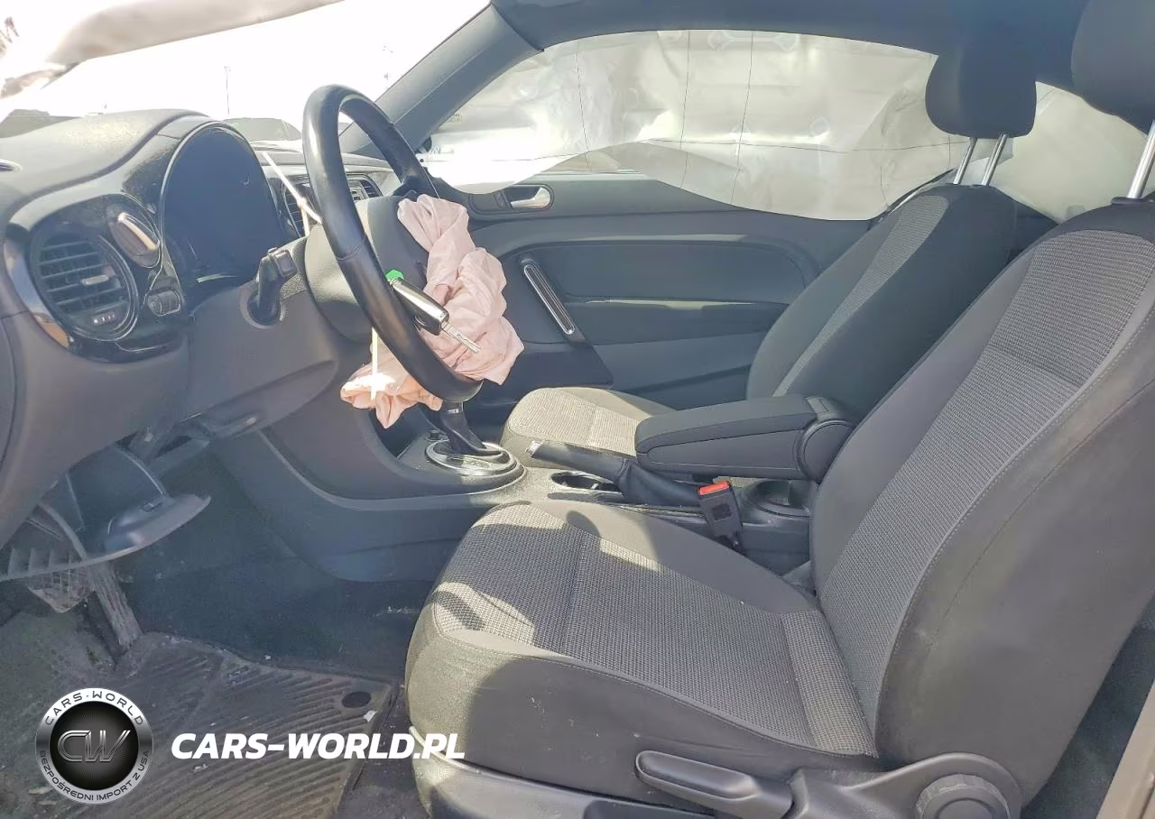 2019 Volkswagen Beetle S VIN:3VWFD7AT7KM714902 - 7