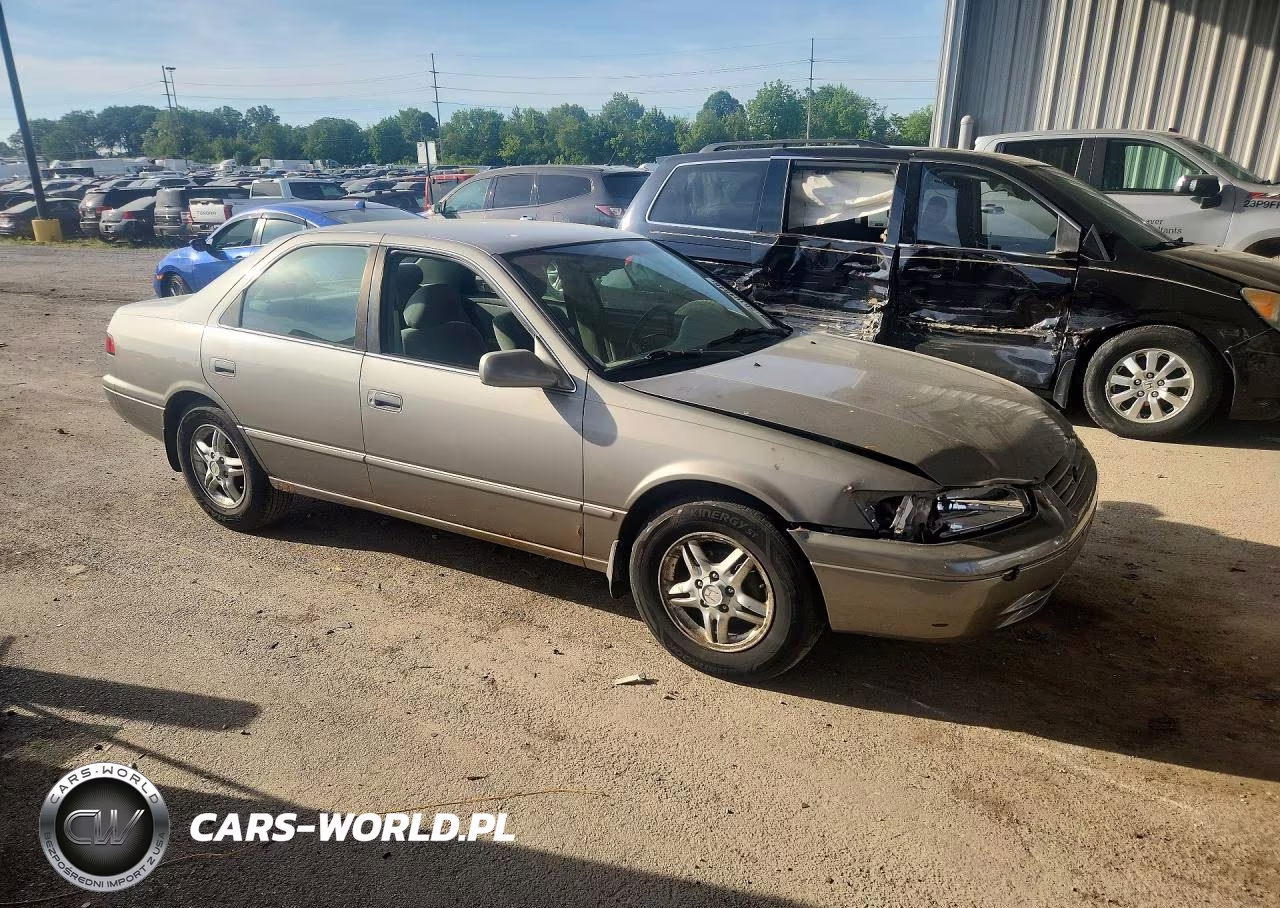 1999 Toyota Camry Le VIN:4T1BG22K4XU519954 - 4
