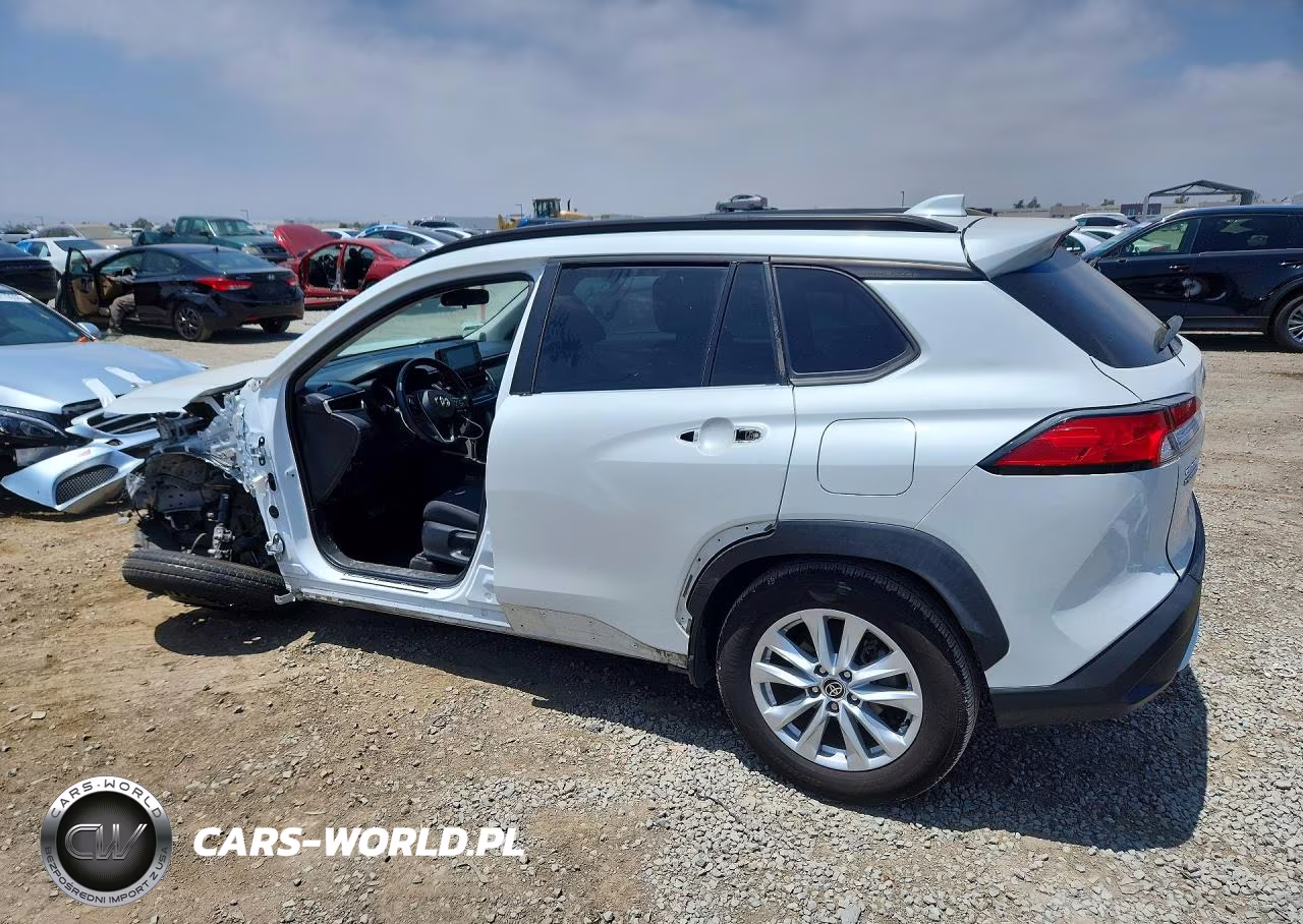 2022 Toyota Corolla Cross Le VIN:7MUBAAAG7NV012812 - 2