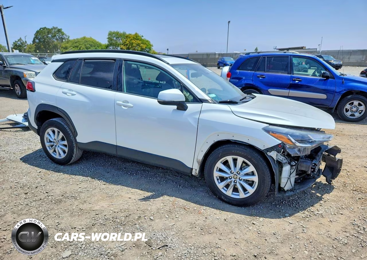2022 Toyota Corolla Cross Le VIN:7MUBAAAG7NV012812 - 4