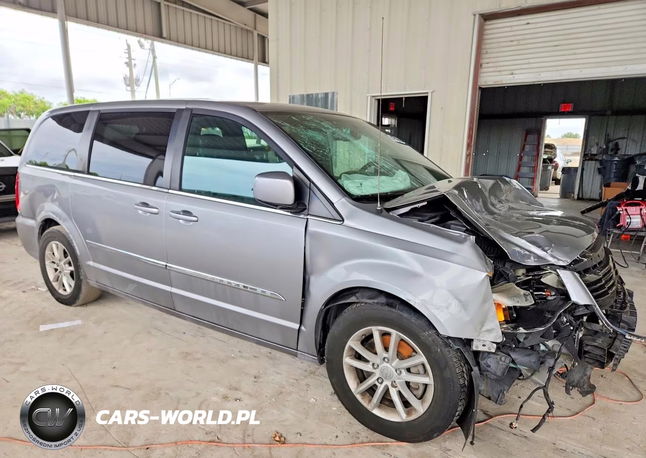2015 Chrysler Town & Country S VIN:2C4RC1HG9FR741719 - 4
