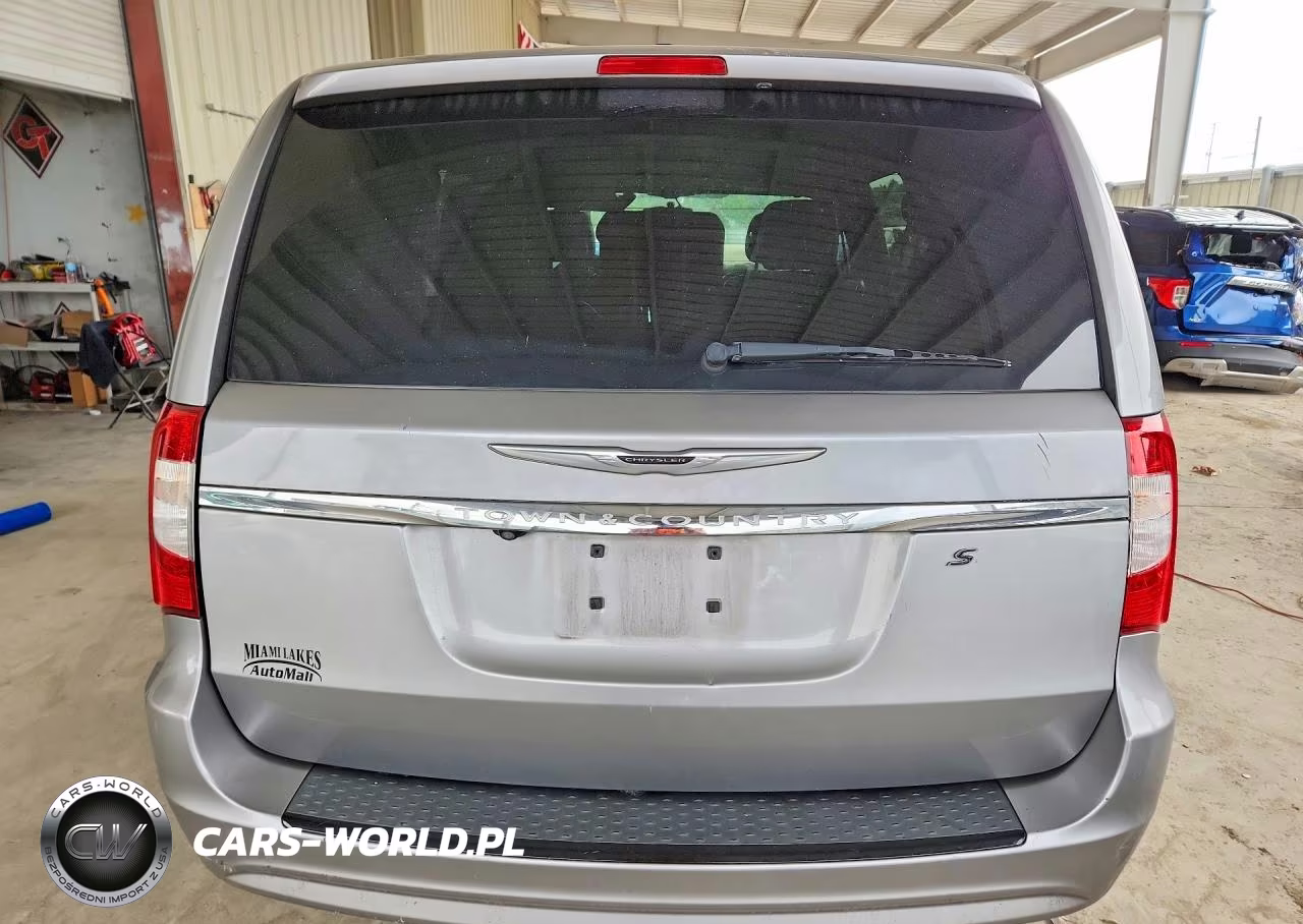 2015 Chrysler Town & Country S VIN:2C4RC1HG9FR741719 - 6