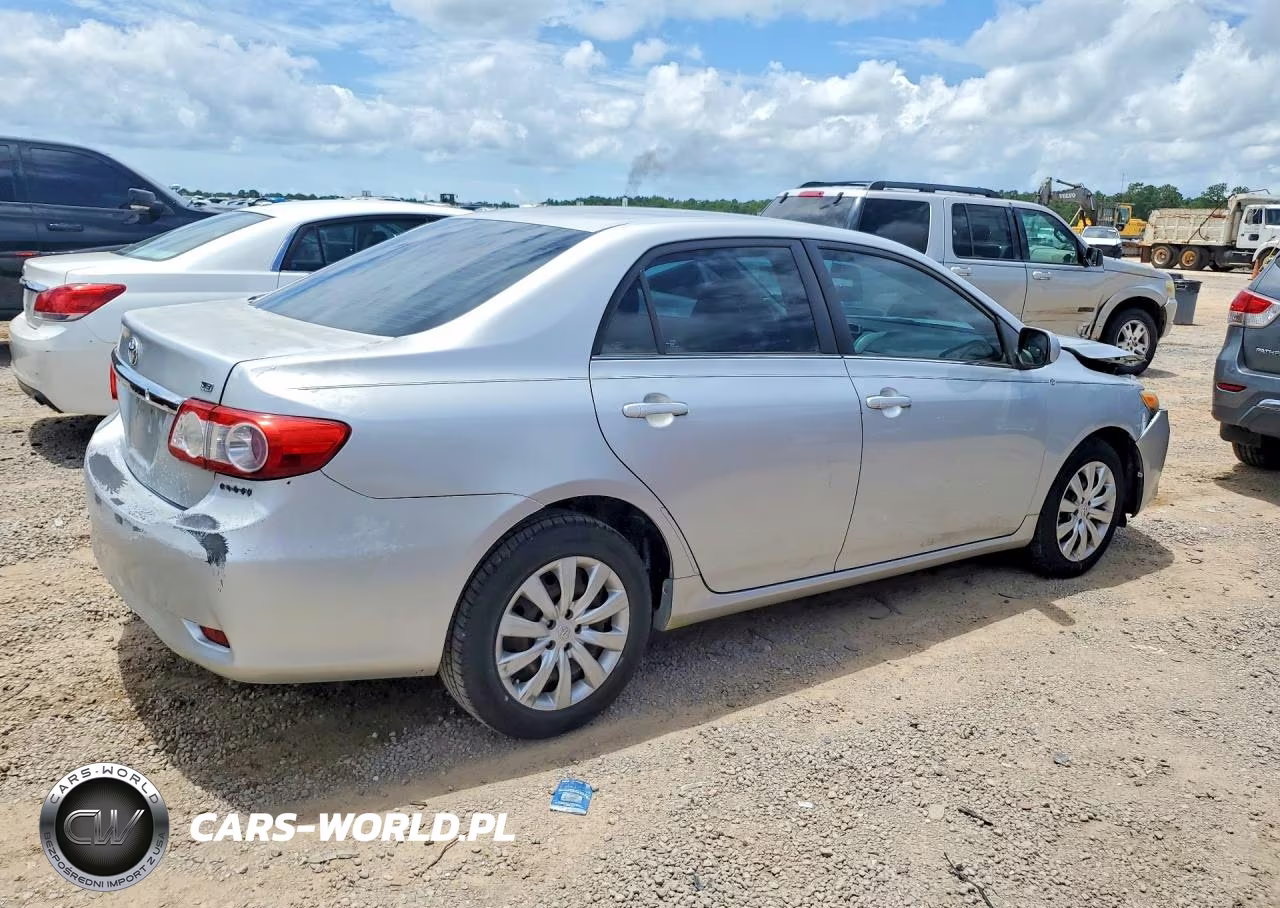 2013 Toyota Corolla Le VIN:5YFBU4EE1DP118529 - 3