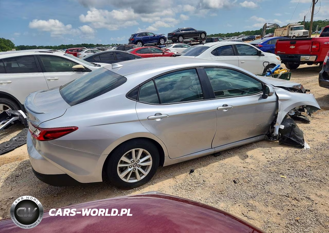 2025 Toyota Camry Le VIN:4T1DAACK8SU580381 - 3
