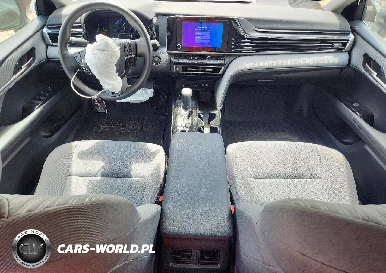2025 Toyota Camry Le VIN:4T1DAACK8SU580381 - 8
