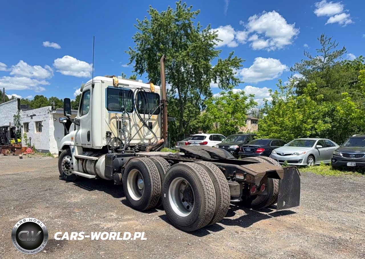 2012 Freightliner Cascadia 125 VIN:1FUJGEDVXCSBM0774 - 3