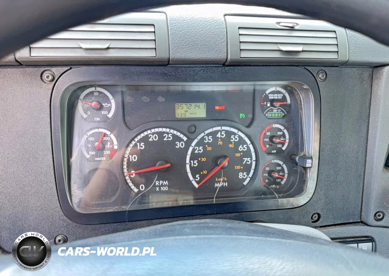 2012 Freightliner Cascadia 125 VIN:1FUJGEDVXCSBM0774 - 8