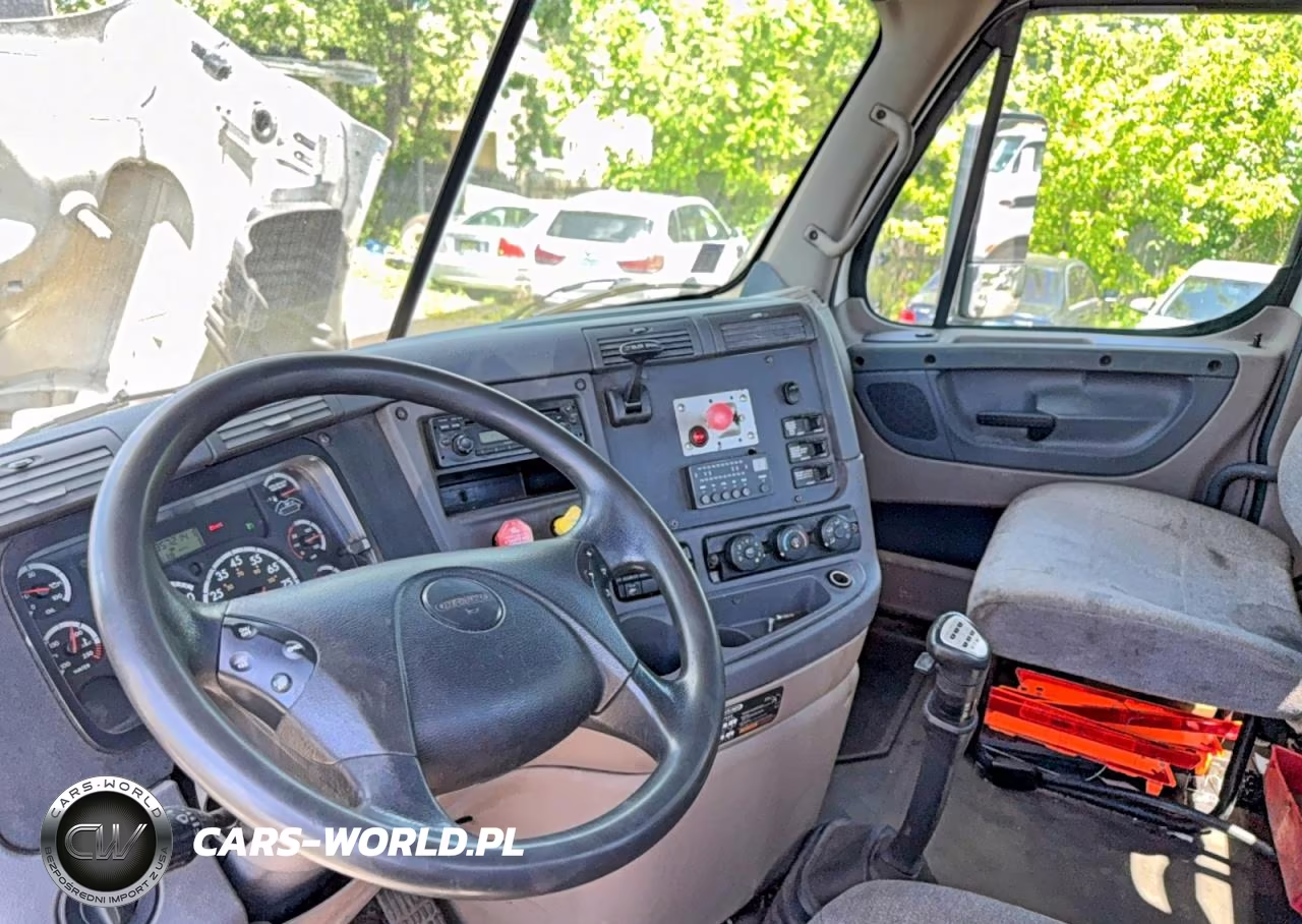2012 Freightliner Cascadia 125 VIN:1FUJGEDVXCSBM0774 - 9