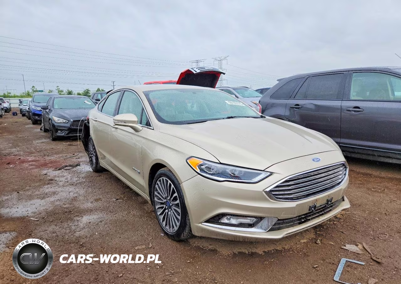 2018 Ford Fusion Titanium VIN:3FA6P0RUXJR120889 - 4