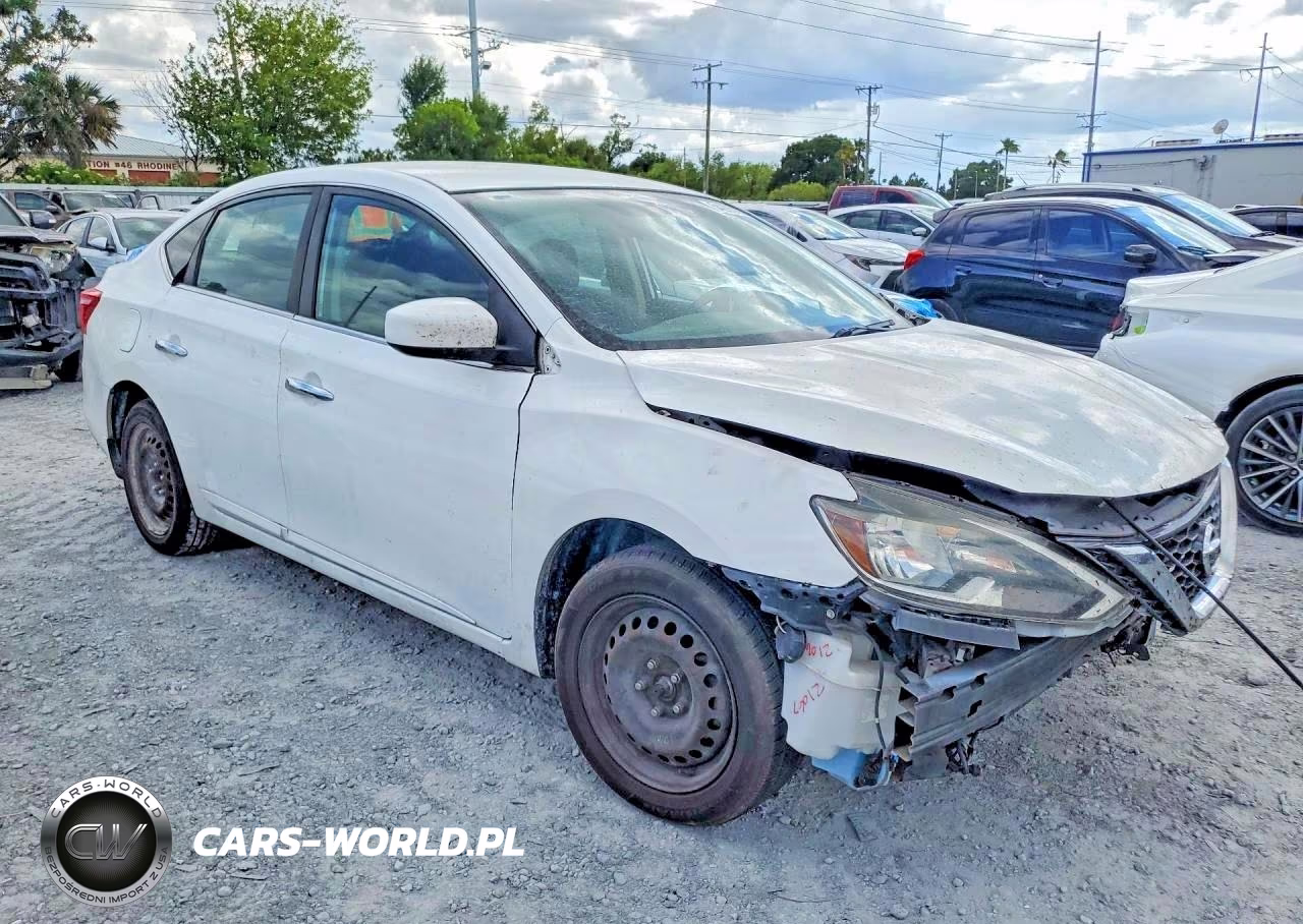2018 Nissan Sentra S VIN:3N1AB7AP0JY319301 - 4