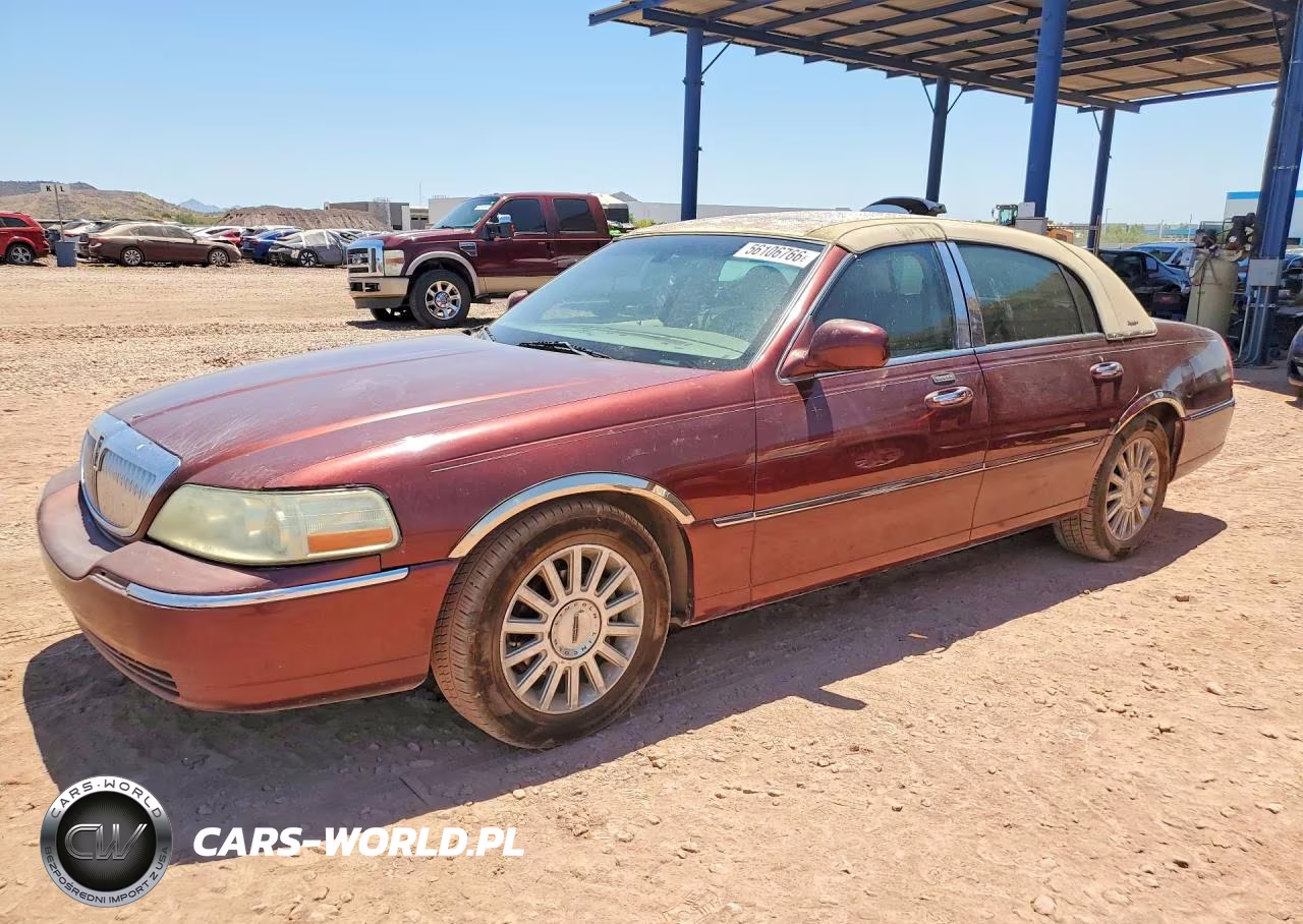 2004 Lincoln Town Car Executive