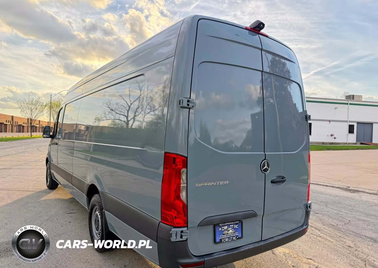 2023 Mercedes-Benz Sprinter 2500 VIN:W1Y4NDHY7PT136876 - 3
