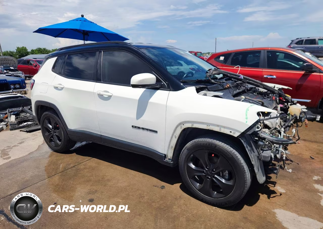 2019 Jeep Compass Latitude VIN:3C4NJCBBXKT612893 - 4