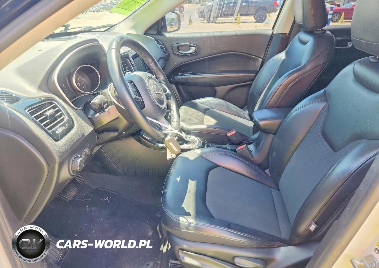 2019 Jeep Compass Latitude VIN:3C4NJCBBXKT612893 - 7