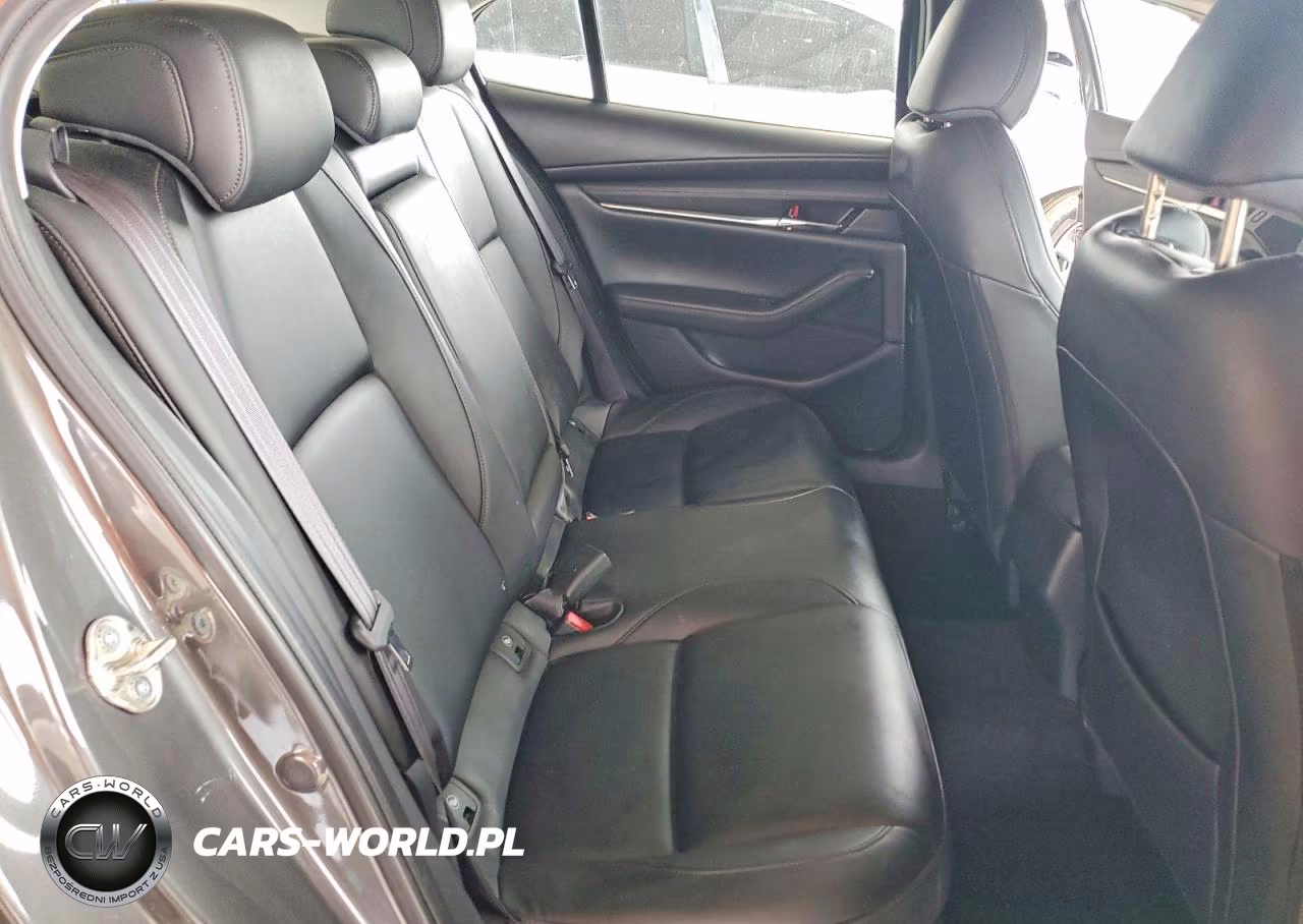 2019 Mazda 3 Preferred Plus VIN:JM1BPACL7K1108242 - 10