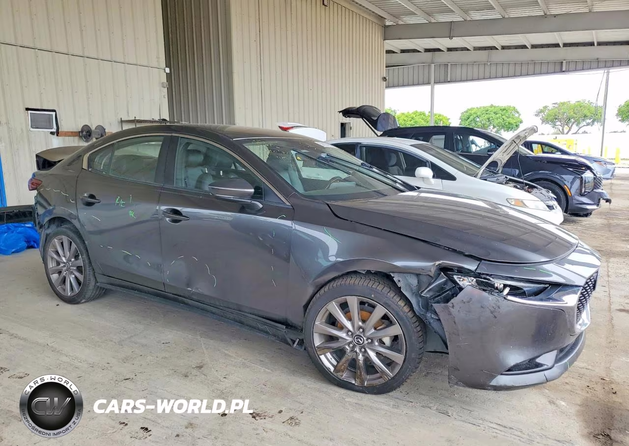 2019 Mazda 3 Preferred Plus VIN:JM1BPACL7K1108242 - 4