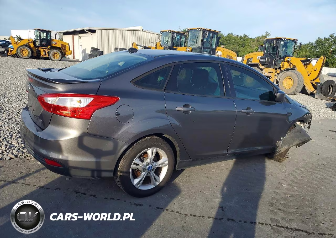 2012 Ford Focus Se VIN:1FAHP3F23CL204924 - 3