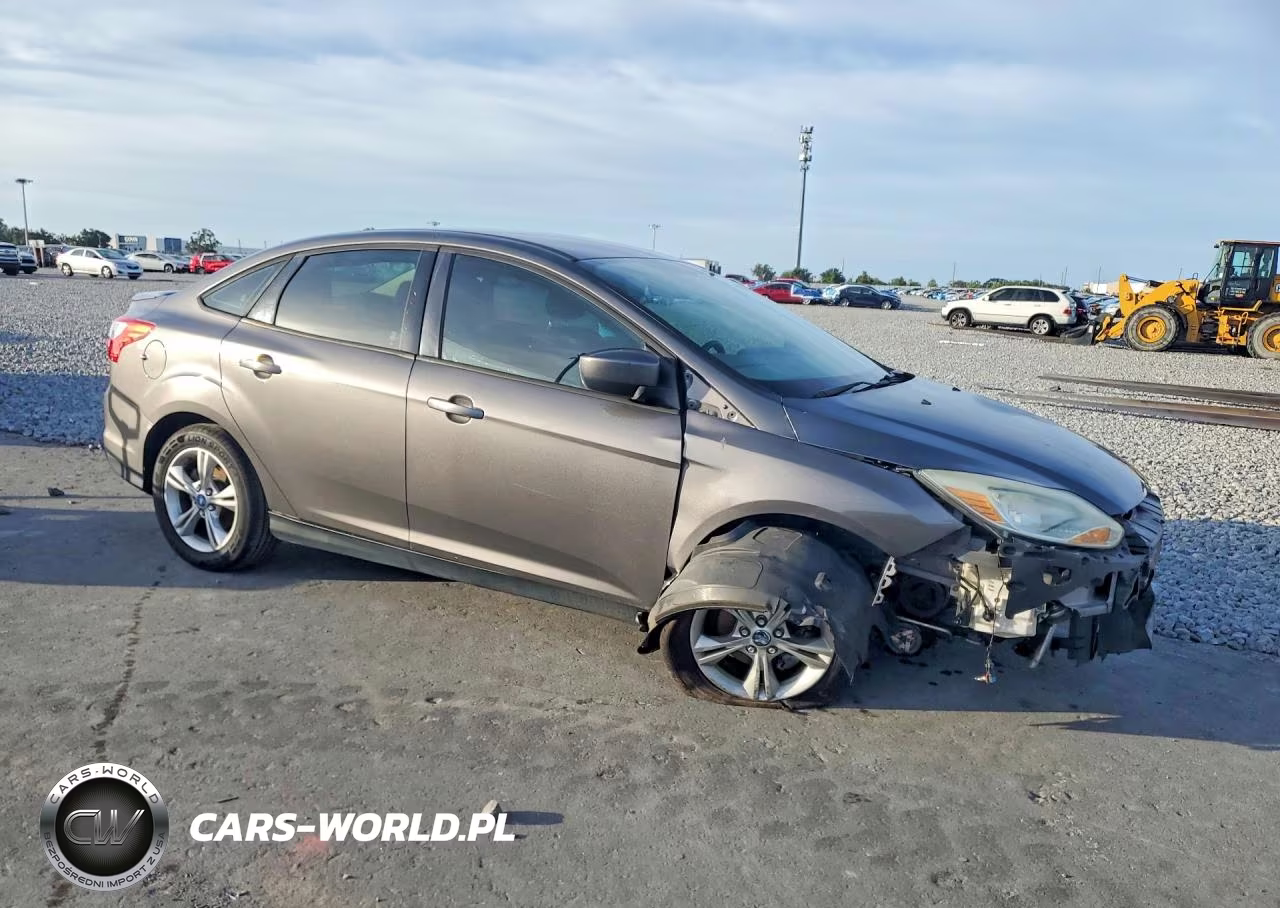 2012 Ford Focus Se VIN:1FAHP3F23CL204924 - 4