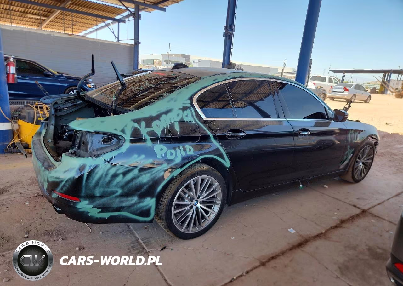 2018 BMW 530 I VIN:WBAJA5C58JWA35633 - 3